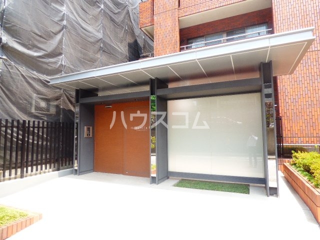 28/30 エントランス