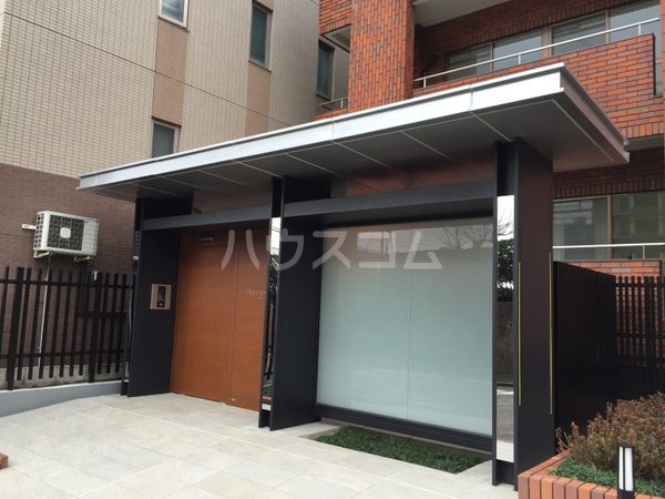 19/29 エントランス