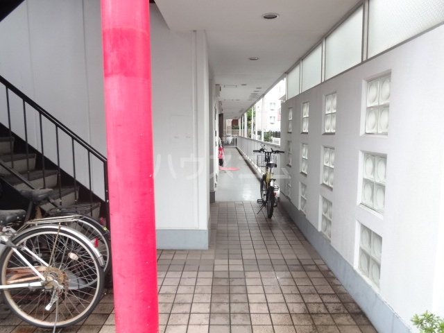 26/30 エントランス