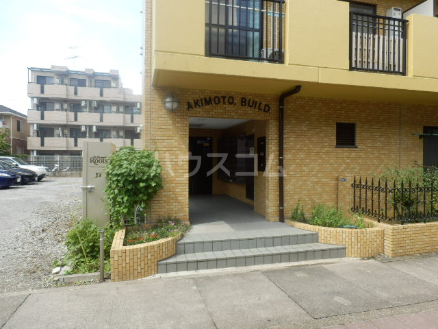 18/28 エントランス