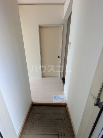 16/30 玄関