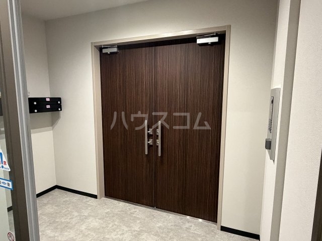 20/30 エントランス