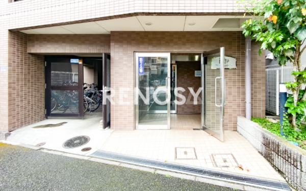 14/15 エントランス