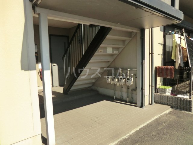 23/24 エントランス