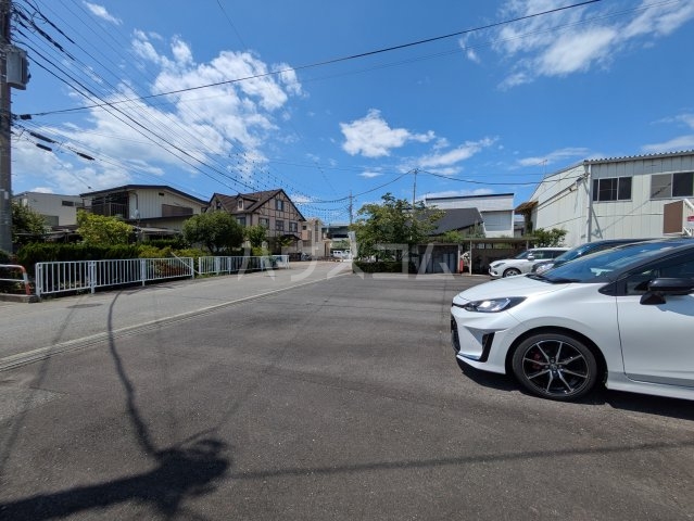 2/3 駐車場