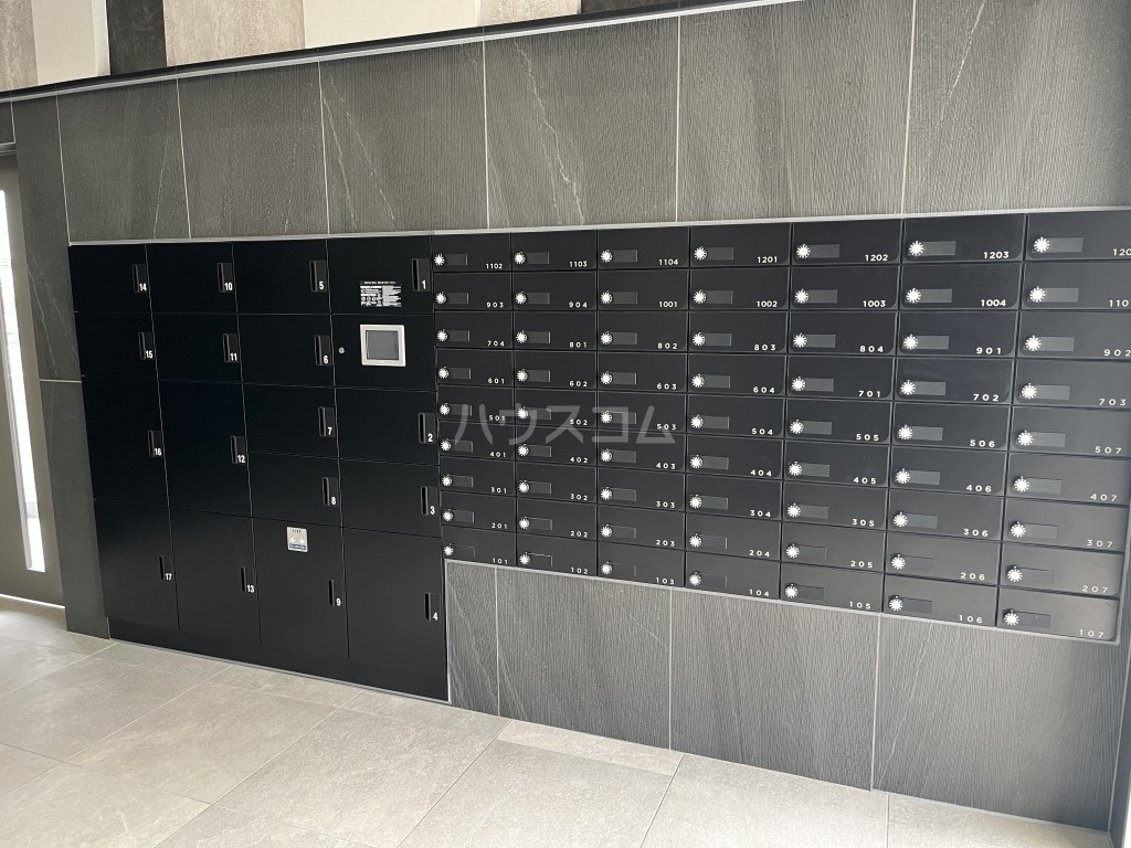 14/20 エントランス