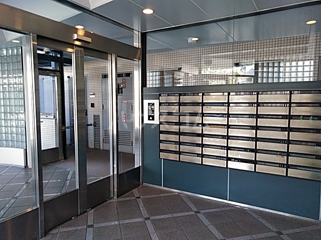 19/19 エントランス