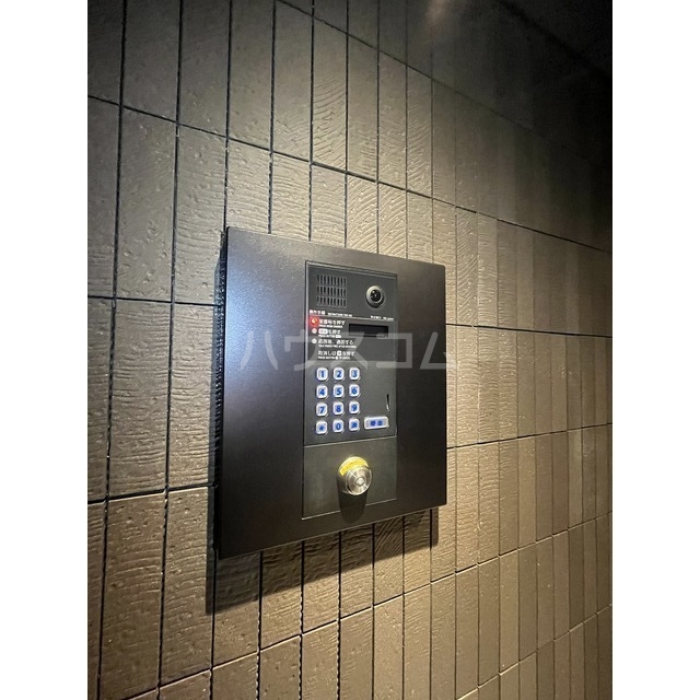 20/27 エントランス