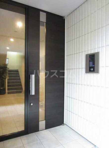 16/25 エントランス