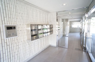 2/4 エントランス