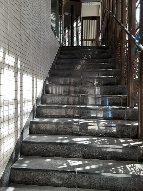 25/30 エントランス