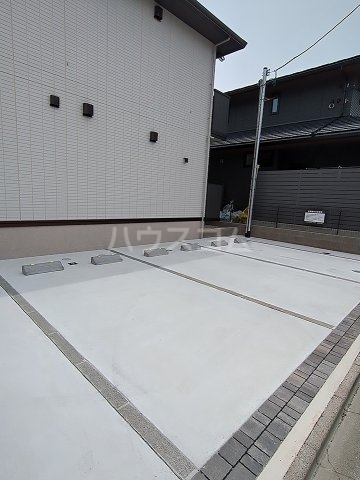 22/26 駐車場