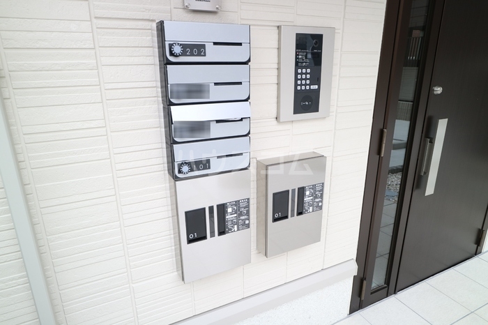 24/30 エントランス