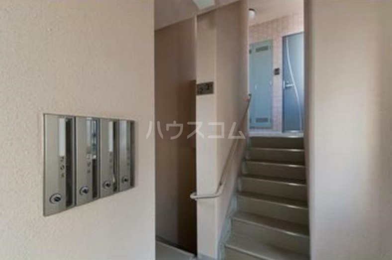 18/20 エントランス