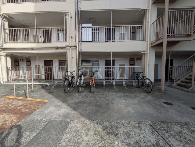 23/30 駐車場