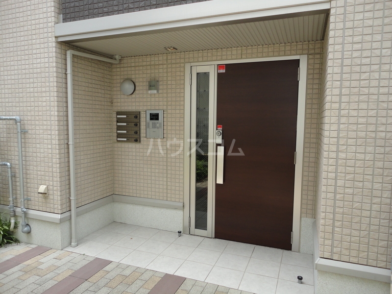 19/25 エントランス