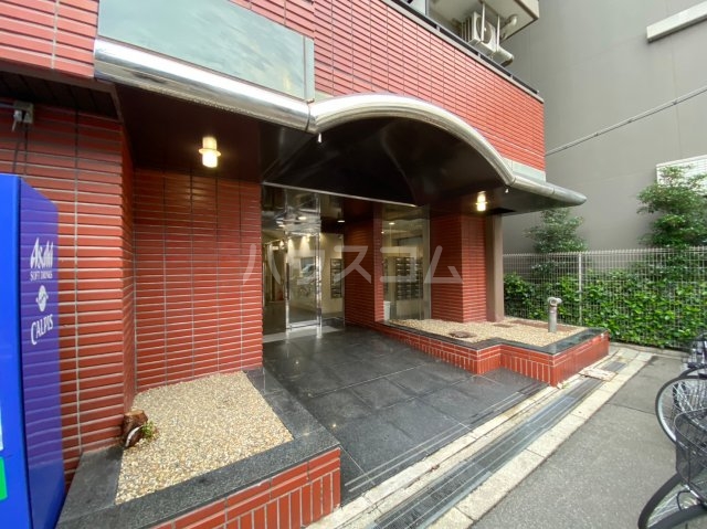 22/28 エントランス