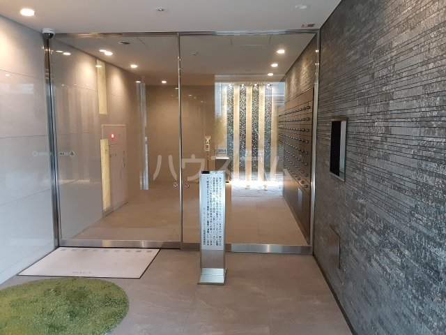 23/24 エントランス