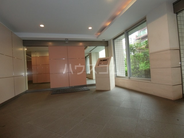 13/23 エントランス