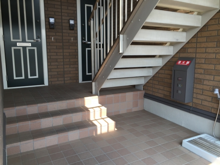 19/27 エントランス