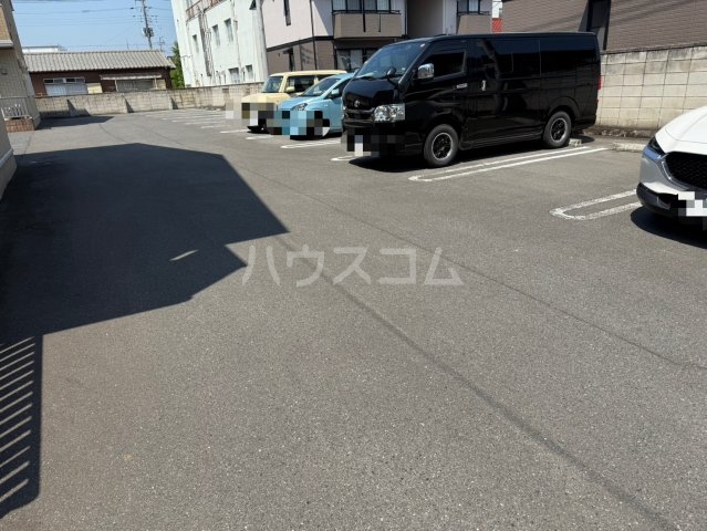 2/2 駐車場