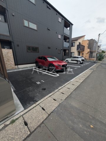 28/30 駐車場
