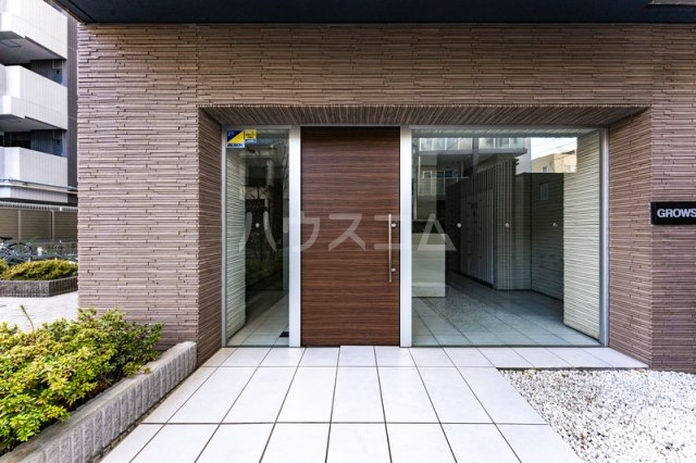 18/28 エントランス