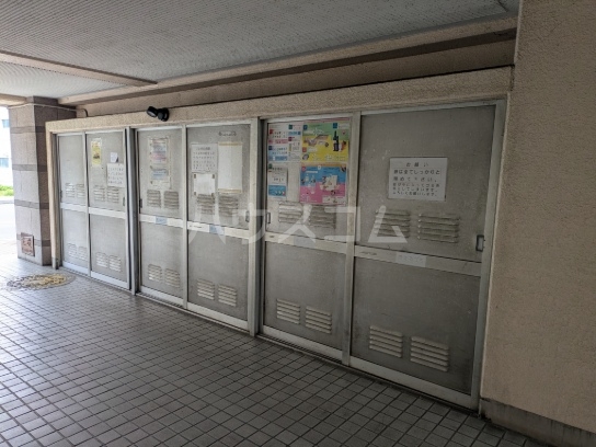 27/30 エントランス