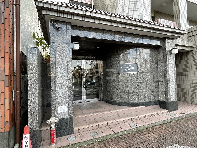 21/30 エントランス