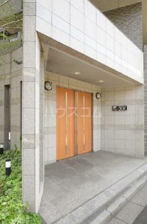 16/20 エントランス