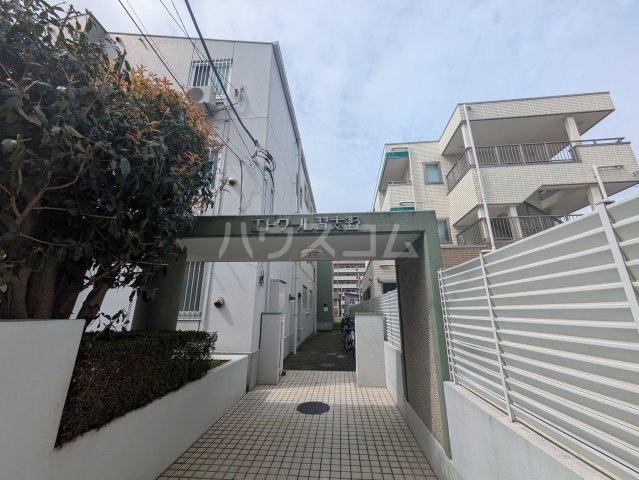 22/23 エントランス