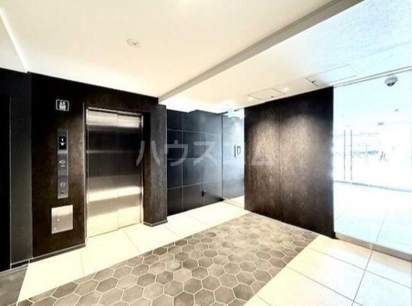 25/29 エントランス