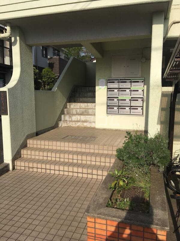 15/18 エントランス