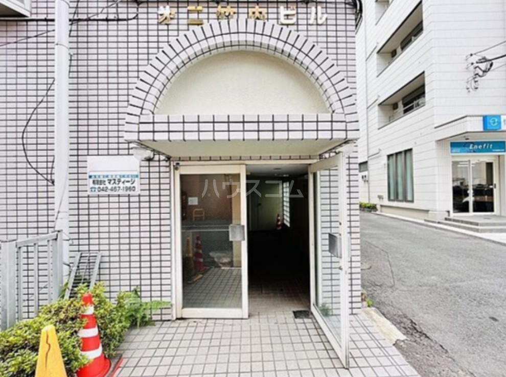 2/3 エントランス