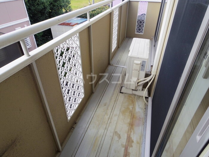 13/22 バルコニー