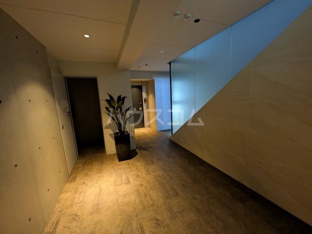 2/4 エントランス