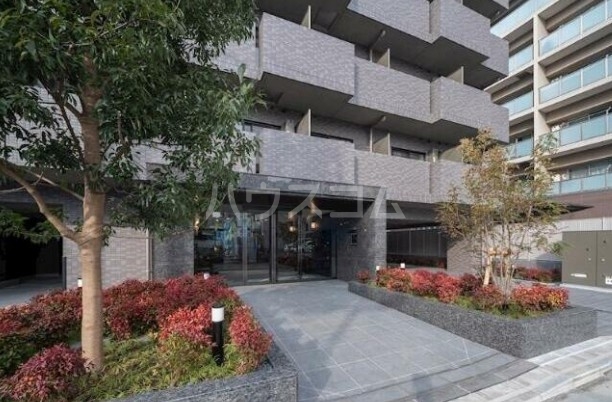 21/23 エントランス