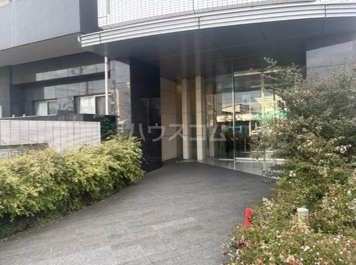 21/23 エントランス