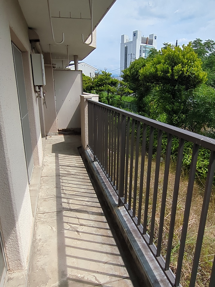 16/23 バルコニー