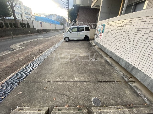 22/29 駐車場