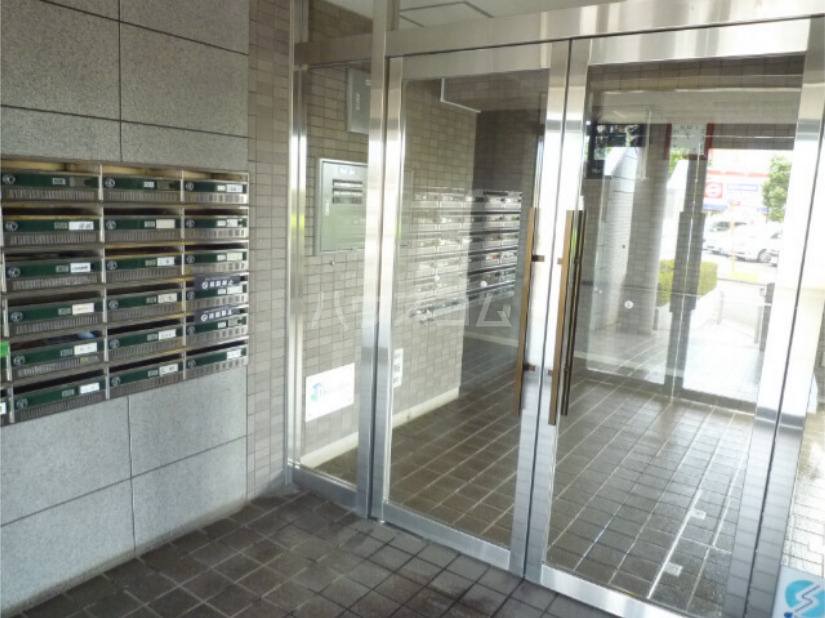 15/18 エントランス