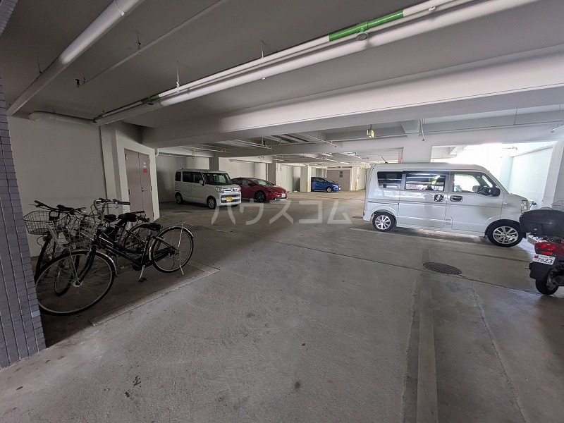 26/30 駐車場