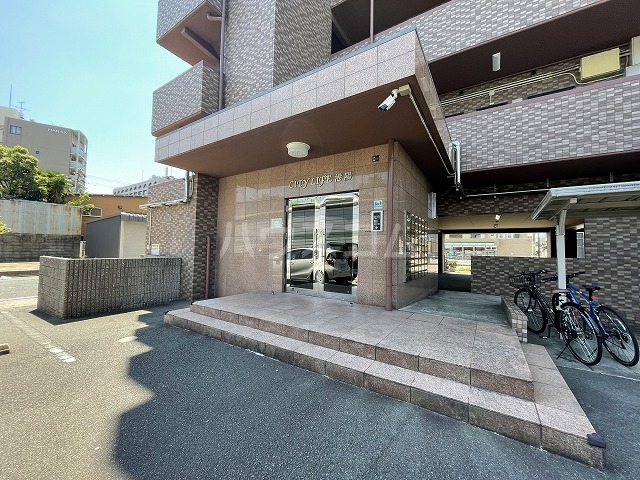 20/30 エントランス