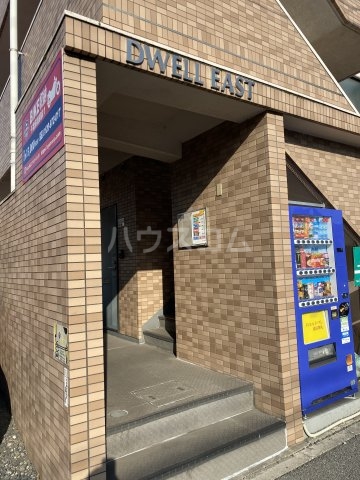 24/25 エントランス