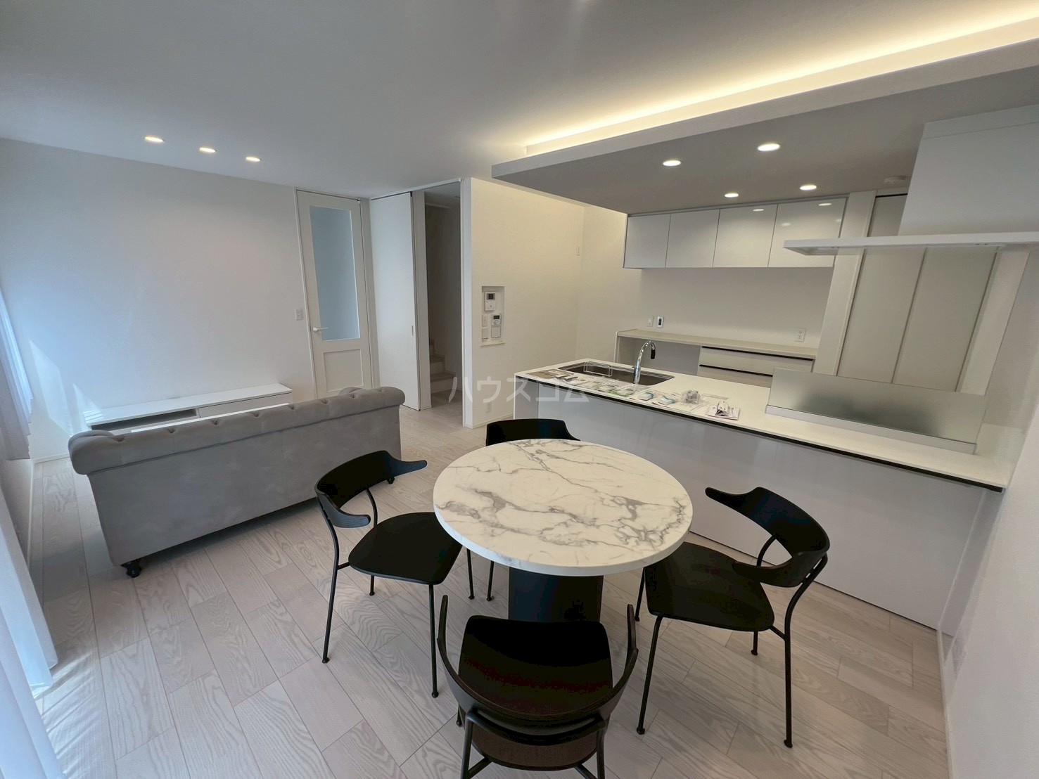 2/30 リビング/ダイニング