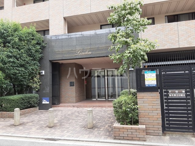 23/26 エントランス