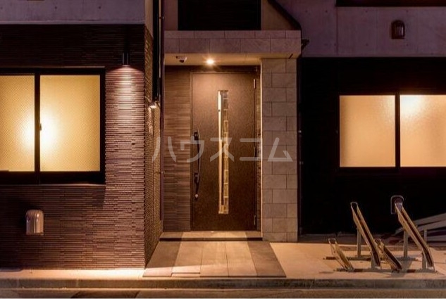 21/28 エントランス