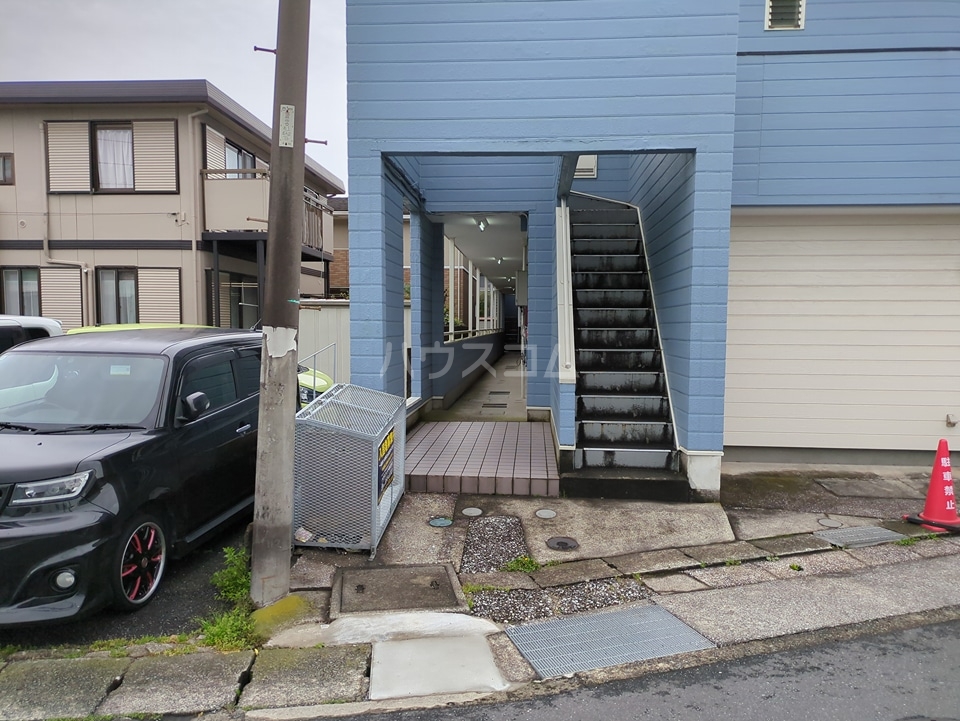 21/30 エントランス