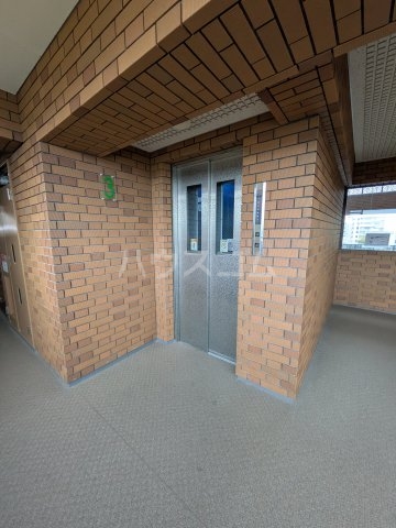 15/21 エントランス