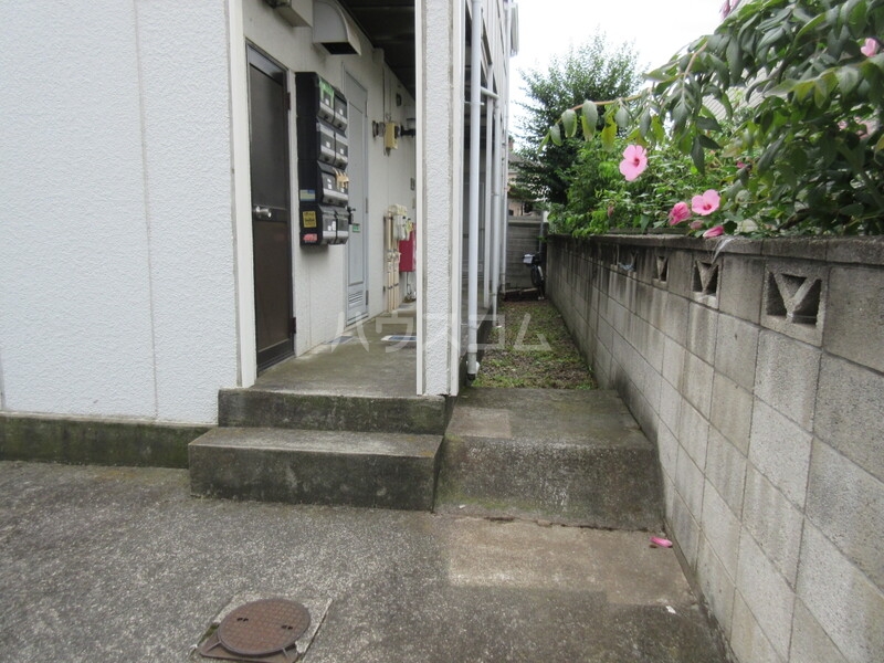 2/2 エントランス